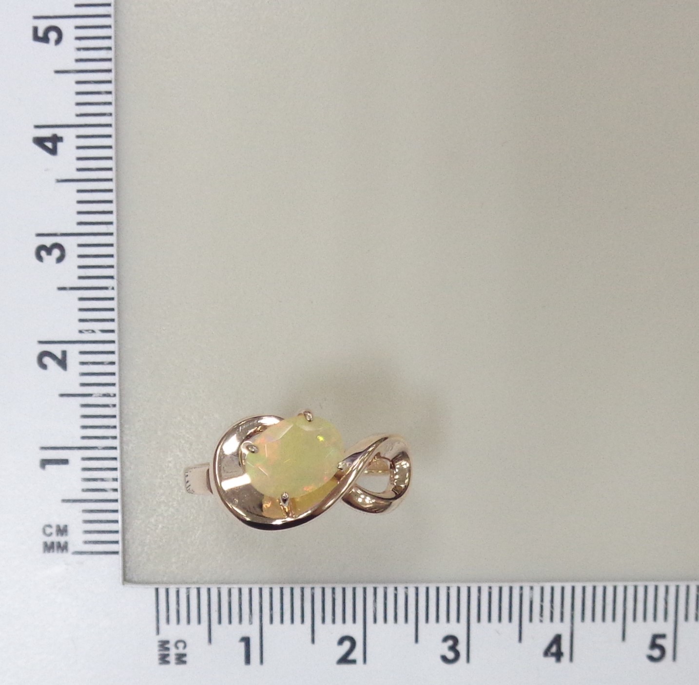 Серебряное кольцо с опалом